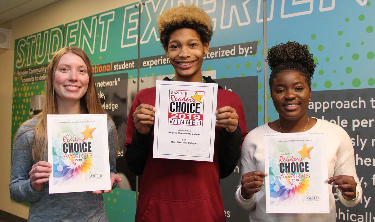 HCC students hold Readers Choice award announcements