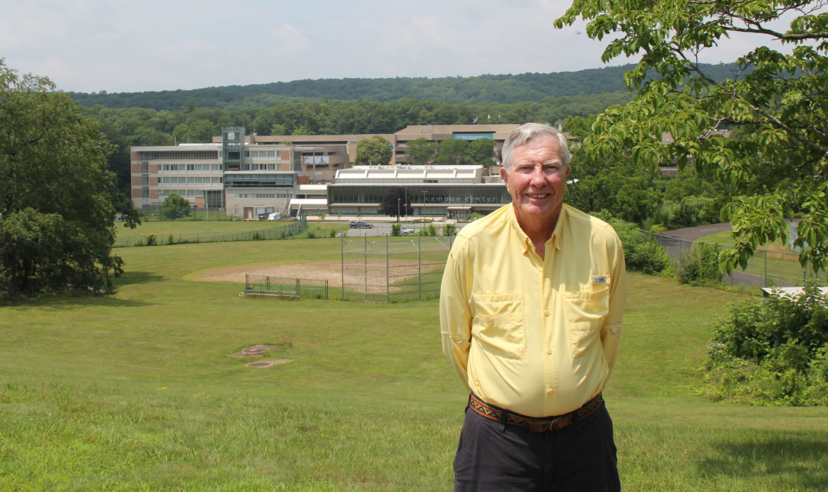 Jim Sheehan '74 visits the HCC campus