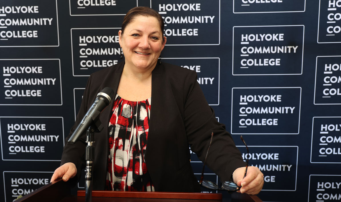 Gina Barry '94 talks recently at HCC