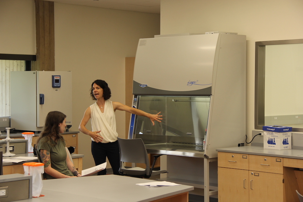A teacher in HCC's new Center for Life Sciences