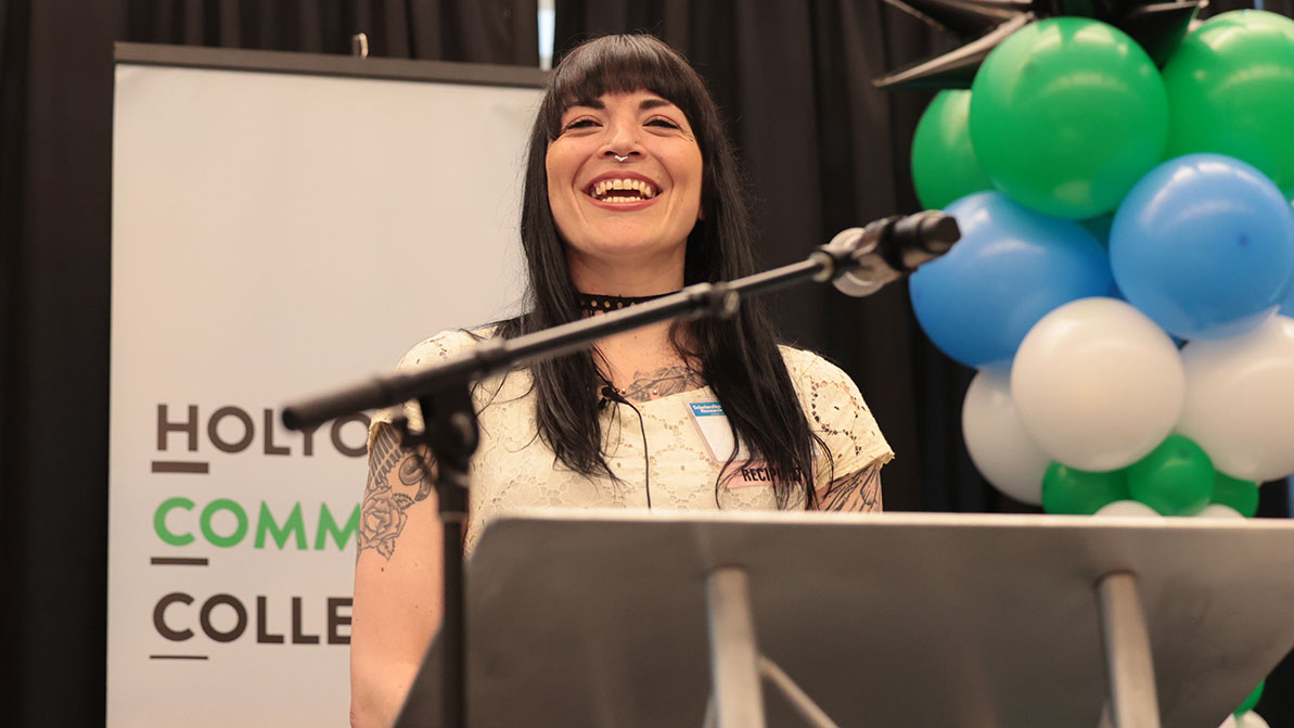 Zoe Bisbing speaks at Scholarship Reception